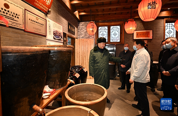 习近平春节前夕赴山西看望慰问基层干部群众 向全国各族人民致以美好的新春祝福22.JPG