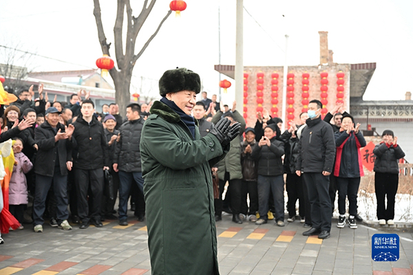 习近平春节前夕赴山西看望慰问基层干部群众 向全国各族人民致以美好的新春祝福16.JPG
